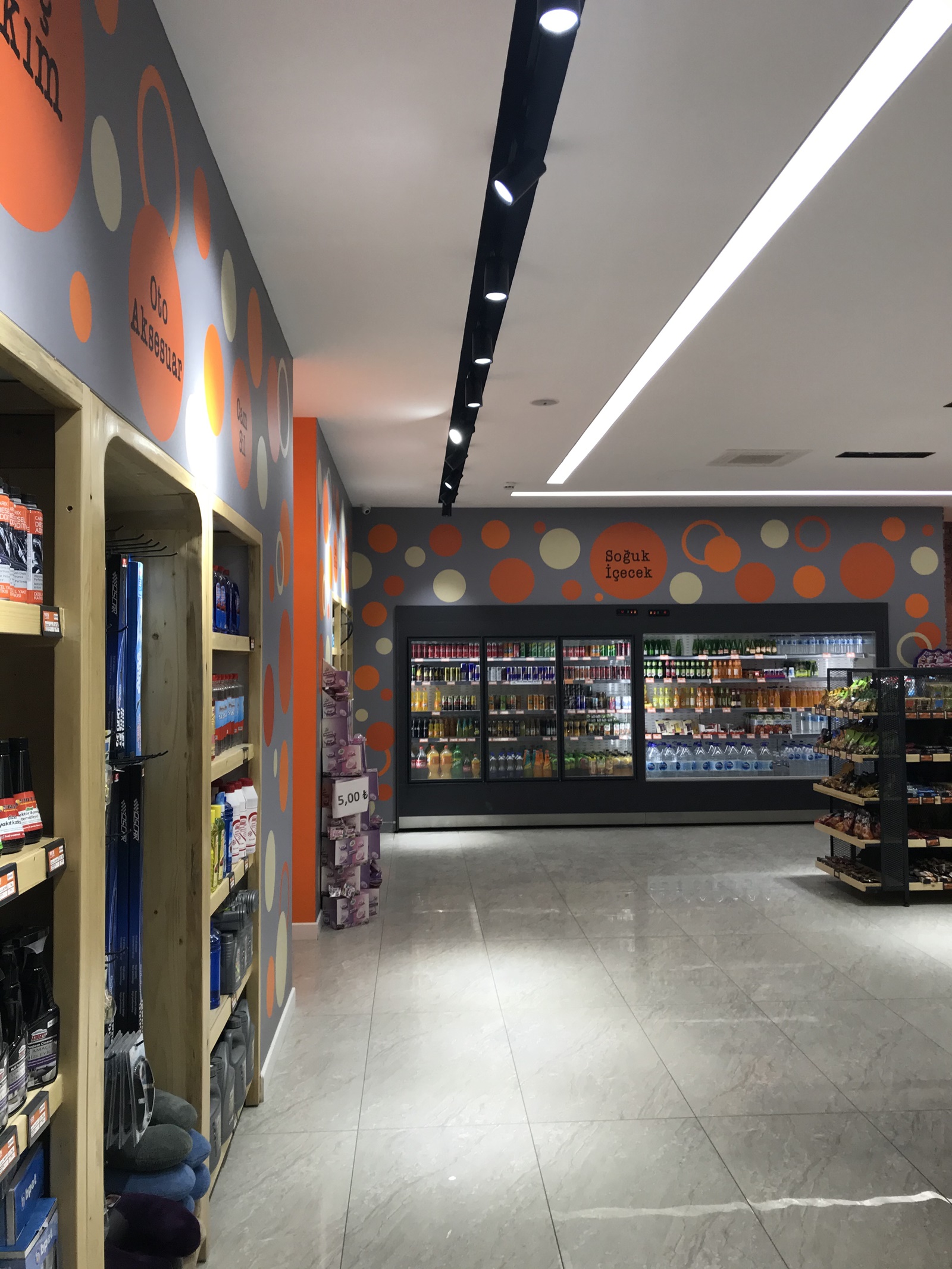 Market & Dinlenme Alanı